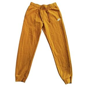 Nike Club Fleece Jogger Sweatpants Medium Golden Yellow Athleisure Casual NWOT